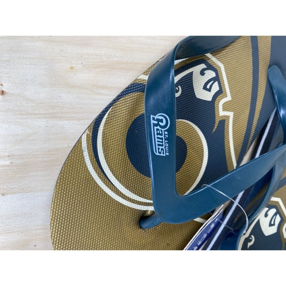 NFL‎ St. Louis Rams Throwback Flip Flops Team Logo Football NWT Various Sizes - Picture 2 of 7